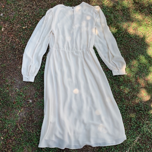 H&M Beige Crepe Pleated Detail Midi Dress - Picture 4 of 10